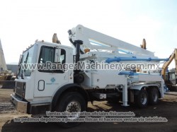 CAMION BOMBA  DE CONCRETO MACK MR688S SERIE 3228-9